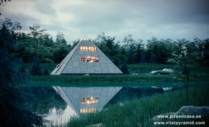 Casa Piramide nocturna