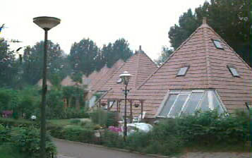 Casas piramidales en Europa sin identificar