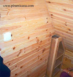 Armario interior pirámide Sekhmet