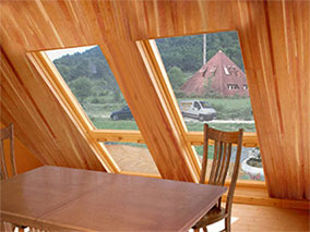 Ventanas desde el interior de una piramicasa